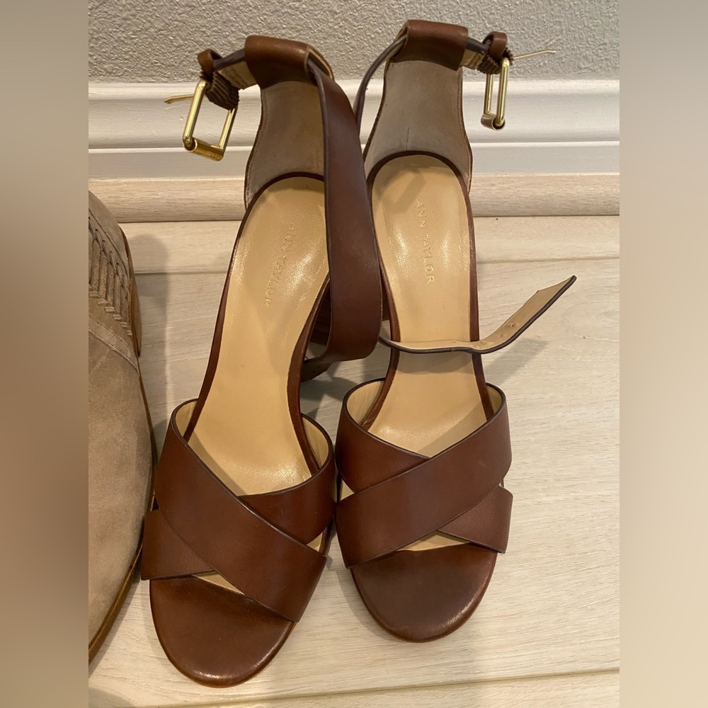 Gigi block heels by Ann Taylor sz 5.5 color brown